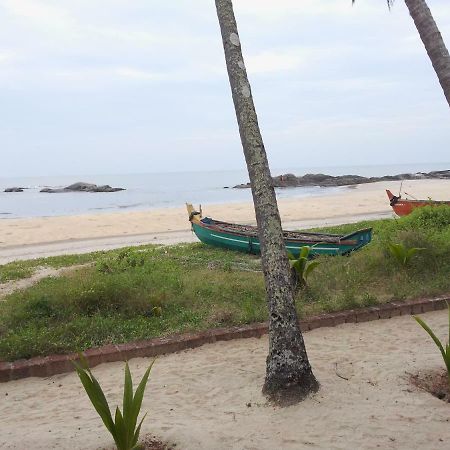 Chera Rocks Beach House Hotel Thottada Ngoại thất bức ảnh