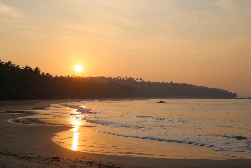 Chera Rocks Beach House Hotel Thottada Phòng bức ảnh