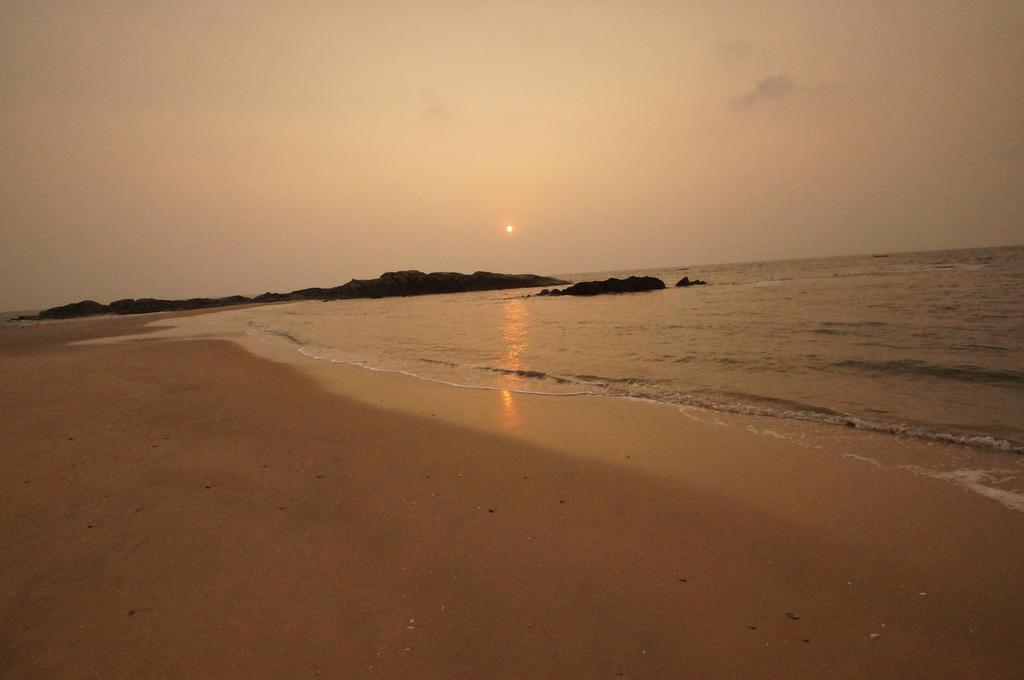 Chera Rocks Beach House Hotel Thottada Phòng bức ảnh